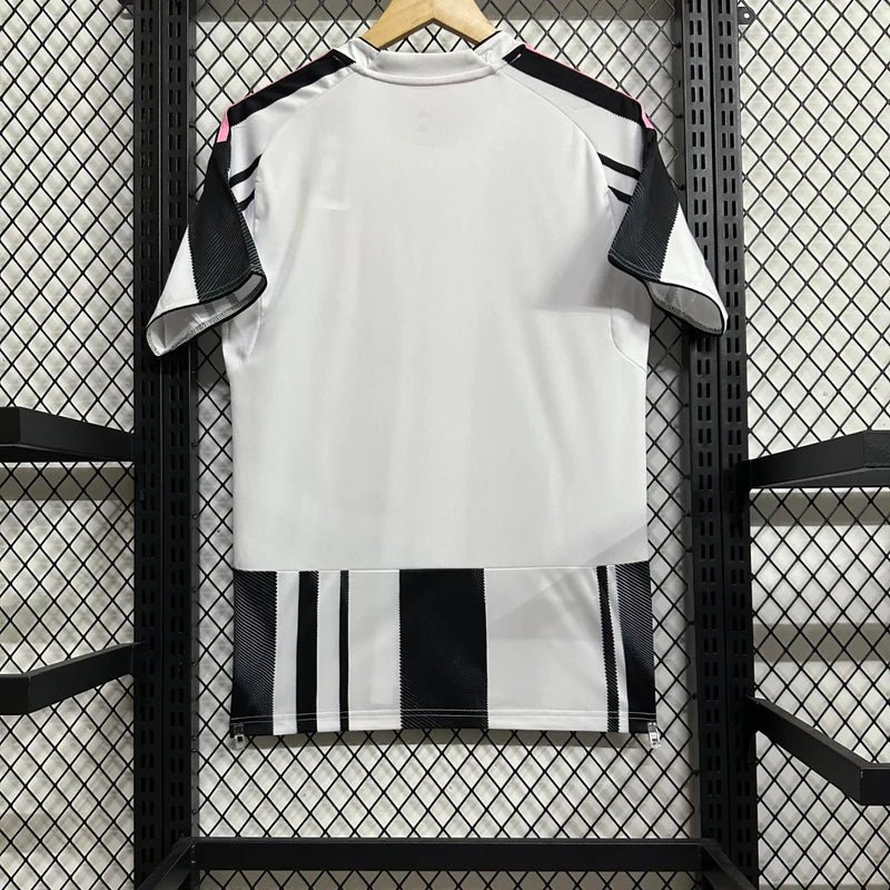 Alternative view of Juventus 2025-26 jersey