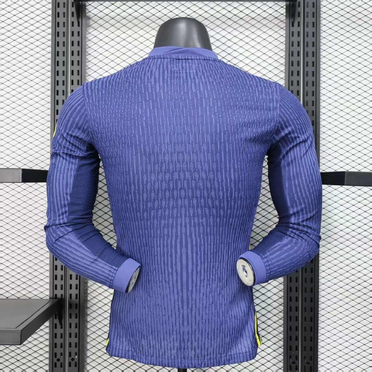 Alternative view of Atletico Madrid long-sleeved jersey 2025-26