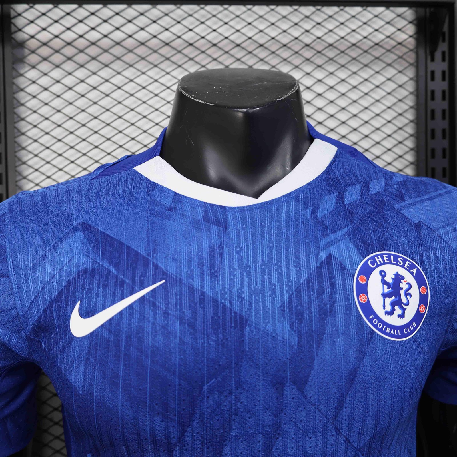 Alternative view of Chelsea 25-26 kit