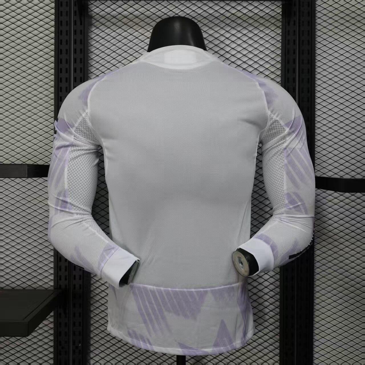 Alternative view of Manchester United Long-Sleeved Jersey 2025-26