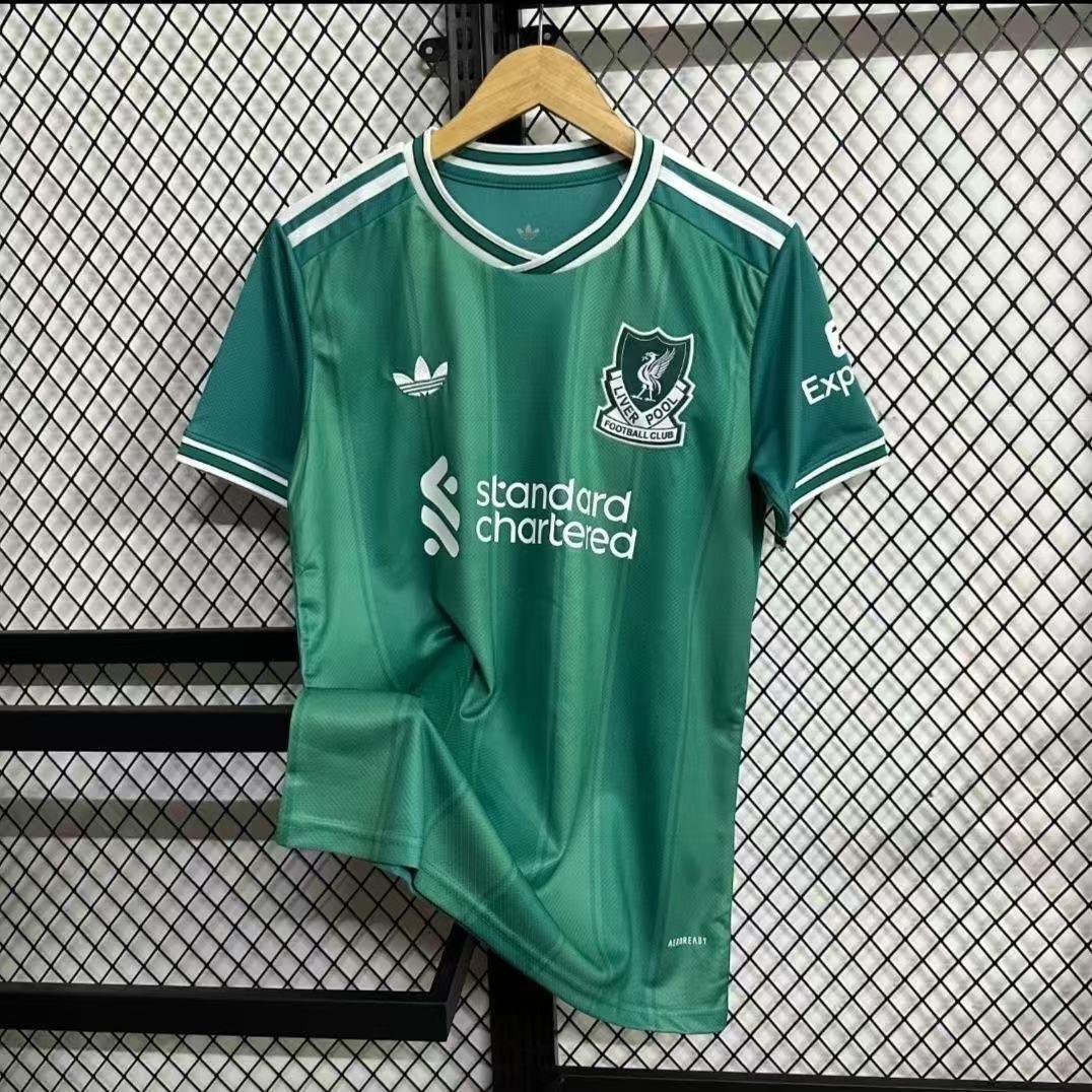 Liverpool 2025-26 jersey - Image 4