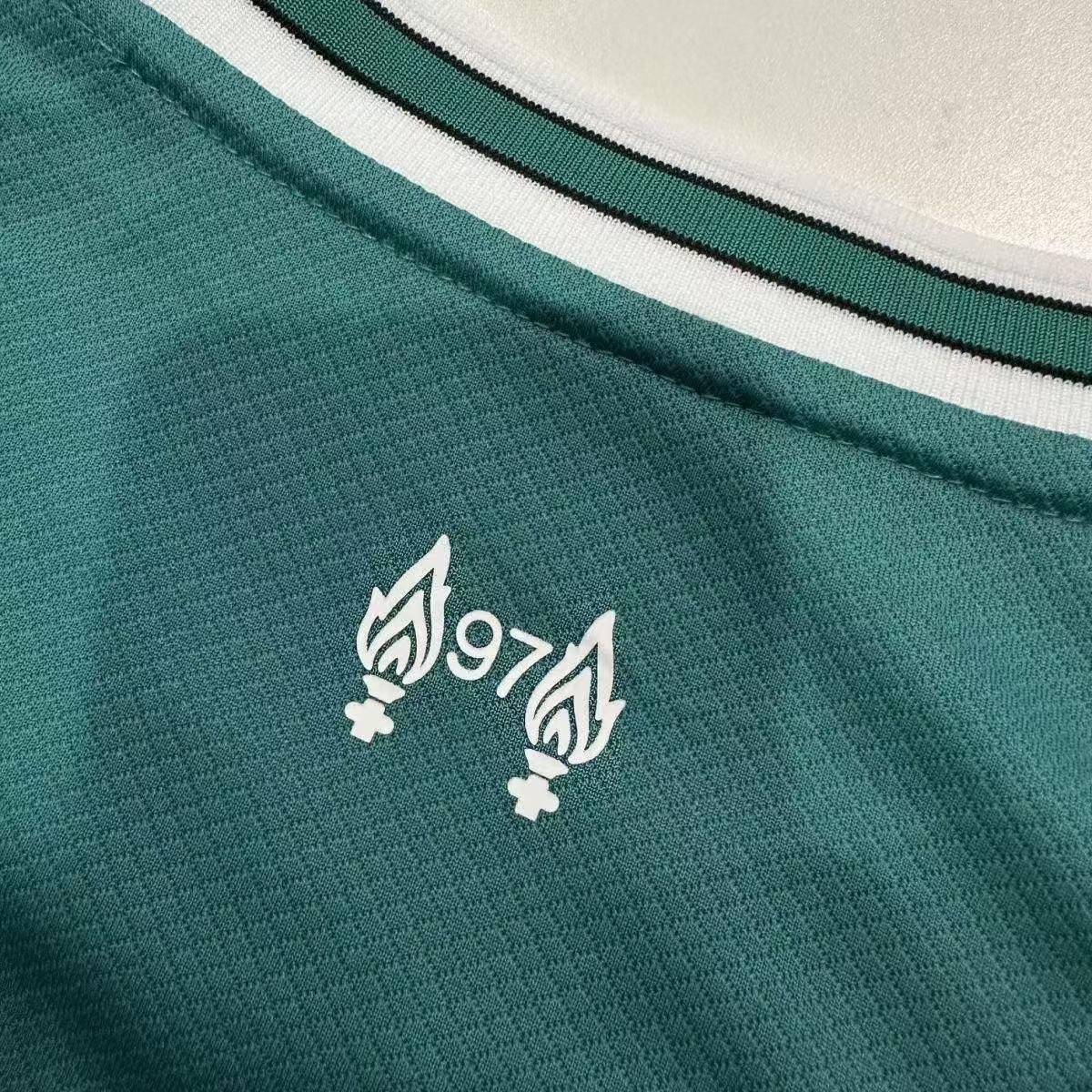 Liverpool 2025-26 jersey - Image 5