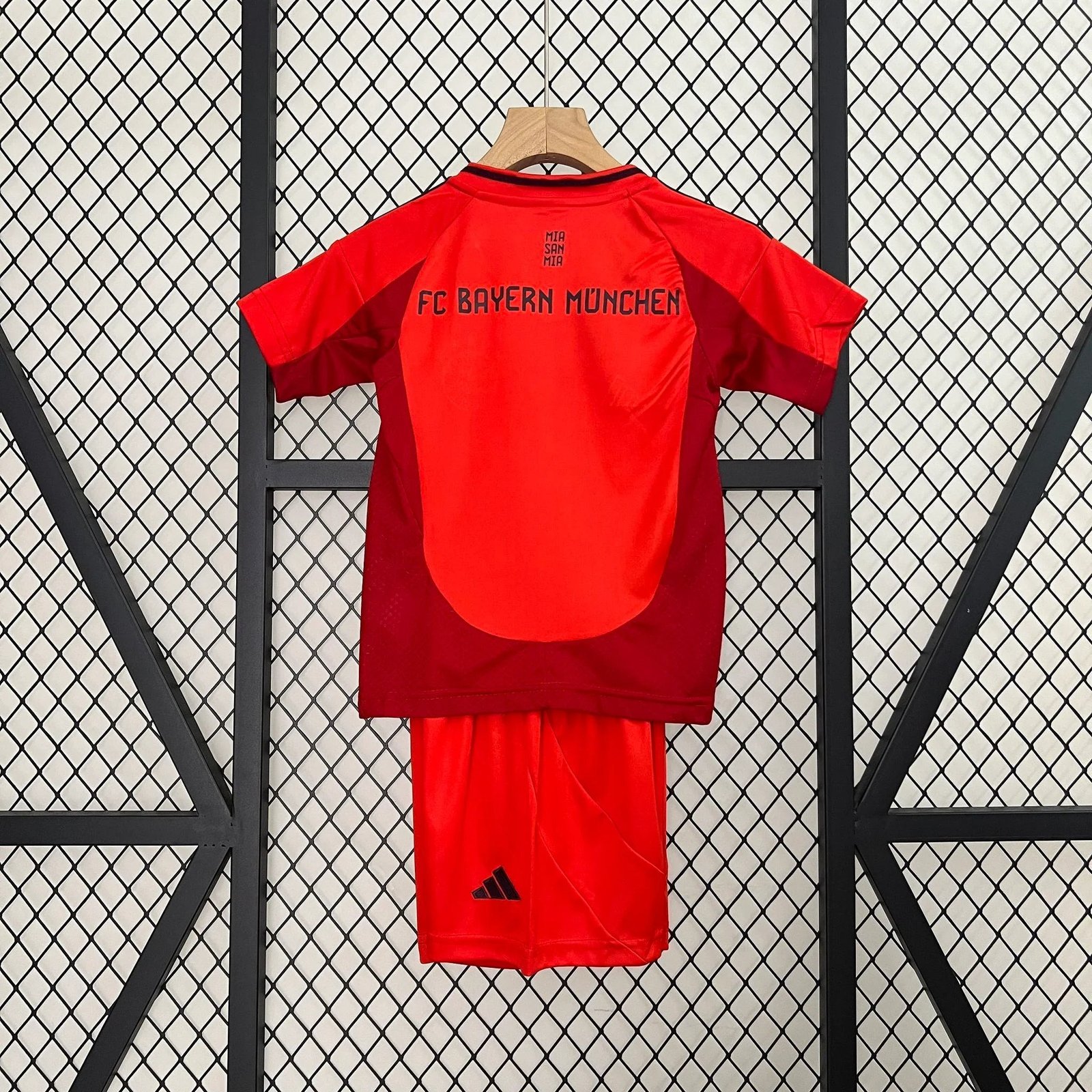Alternative view of Bayern Munich Kids Kit 2024-25