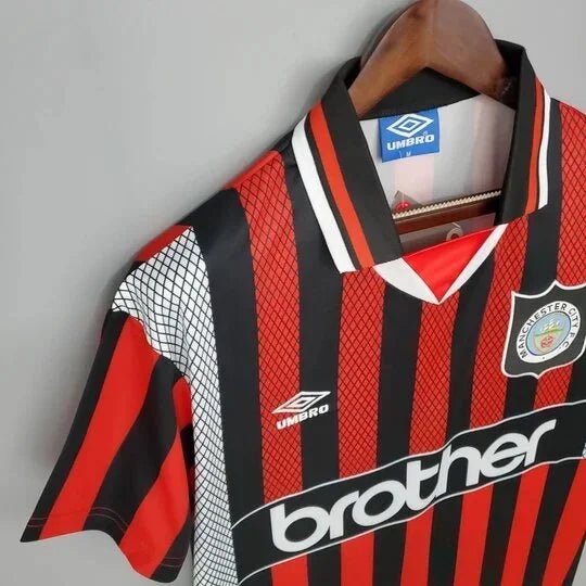Alternative view of Manchester City Retro 94/96 Jersey