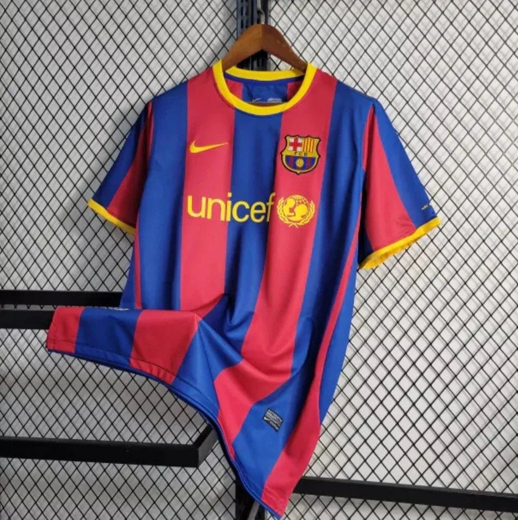 Alternative view of RETRO FC BARCELONA JERSEY 2010/11