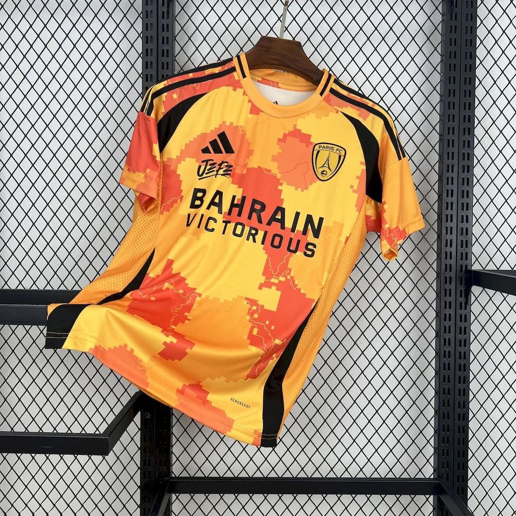 Paris 2025 leader's jersey