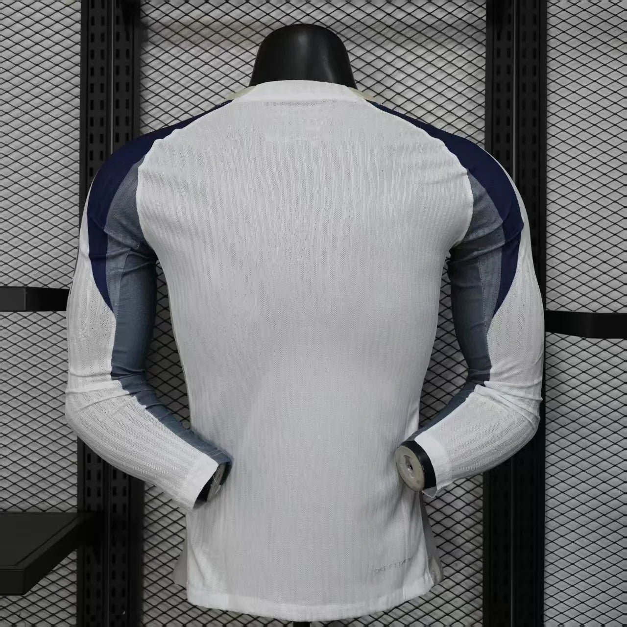 Alternative view of Tottenham long-sleeve jersey 2025-26