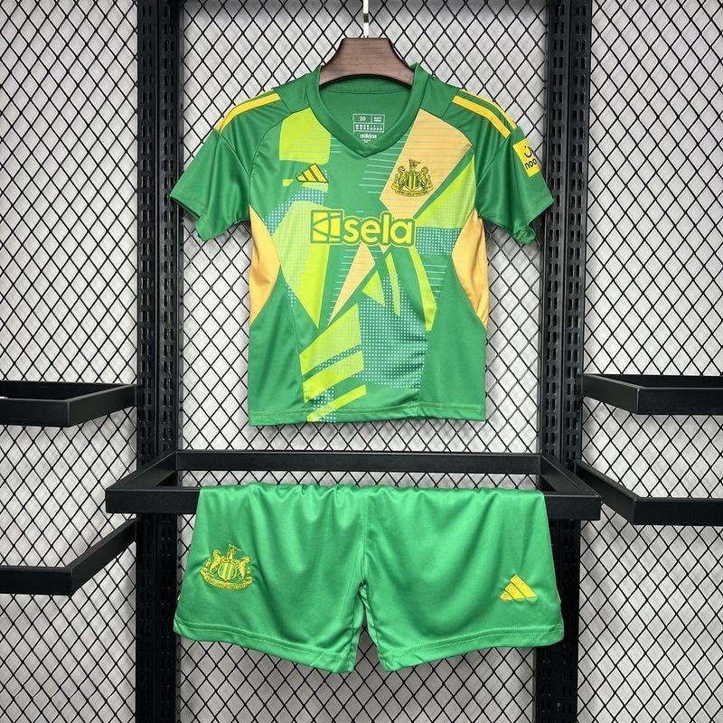 Newcastle Away Goalkeeper Mini Kit 2024-25