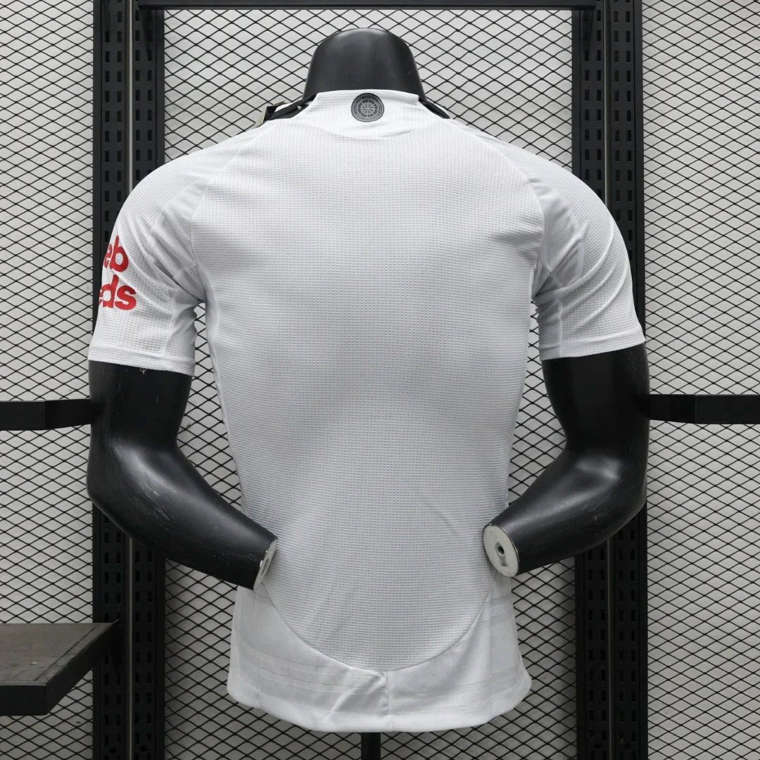 Alternative view of Fulham 2024-25 kit